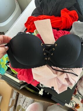 Strapless Lace-Up Push-Up Bra - Black